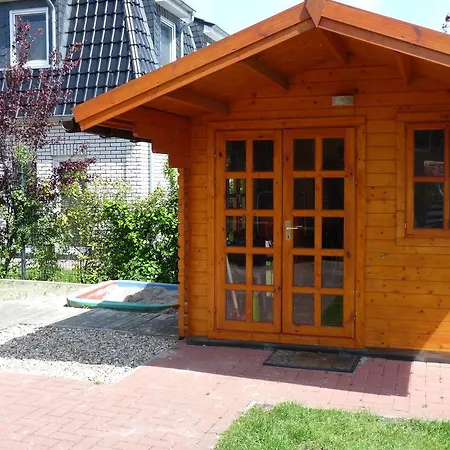 Holiday home Das Grachtendomizil Greetsiel
